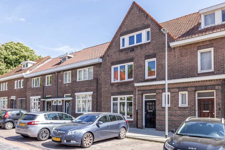 Burg. Savelbergstraat 10 in Heerlen