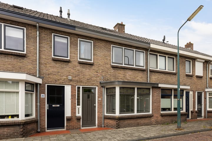 Burg. Schalijstraat 18 in Woerden