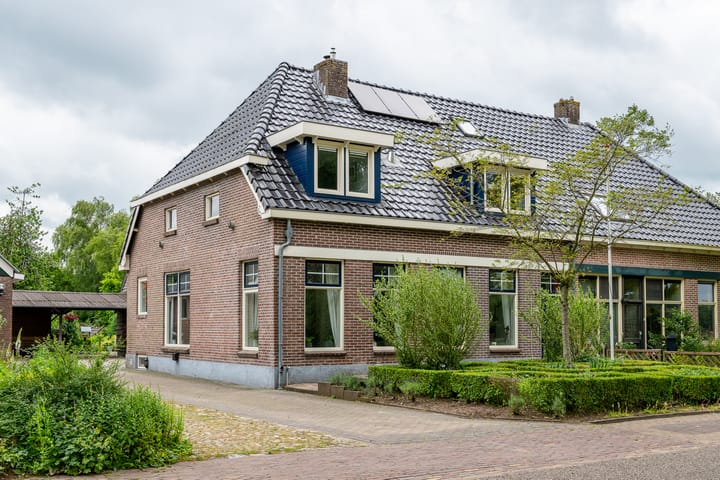Burg Tonkensstraat 1A in Zweeloo