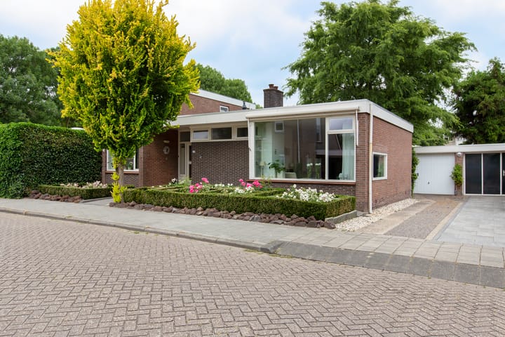 Burg. v. Dobben de Bruijnstraat 29 in Bodegraven