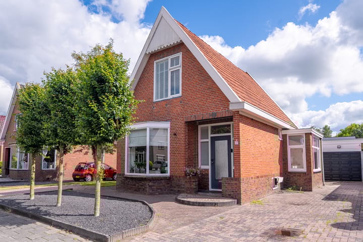 Burg v Roijenstr Oost 47 in Hoogezand