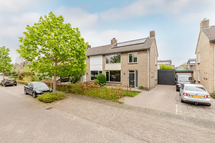 Burg. Van de Hurkstraat 21 in Helvoirt