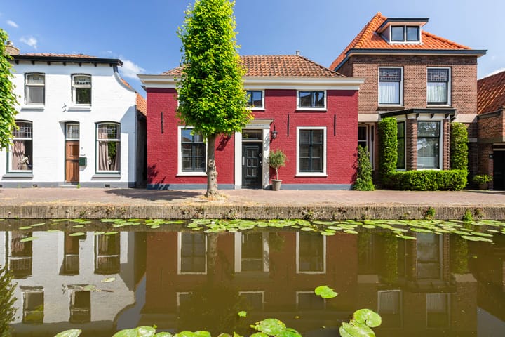 Burg van der Lelijkade 16 in Maasland