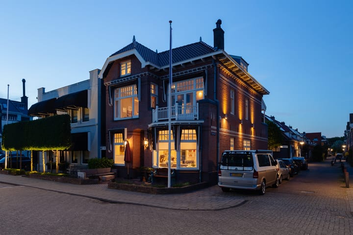 Burg. Van der Lelykade 4 in Maassluis