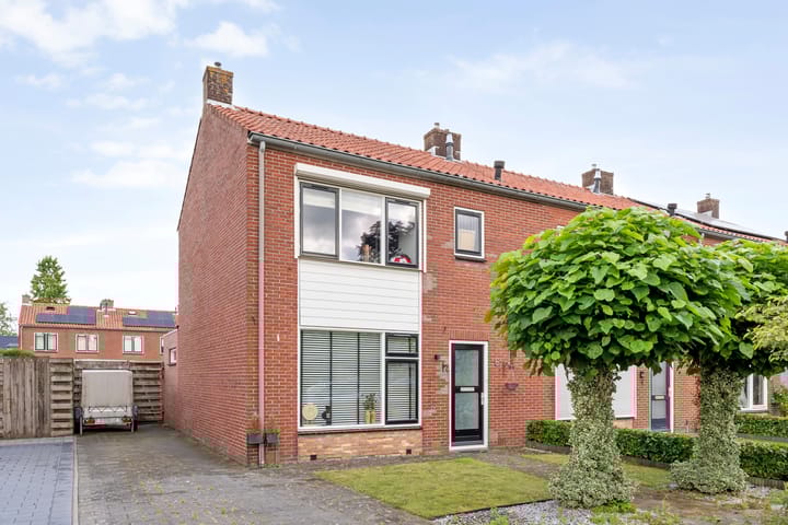 Burg.van Höevellstraat 6 in Nieuwleusen