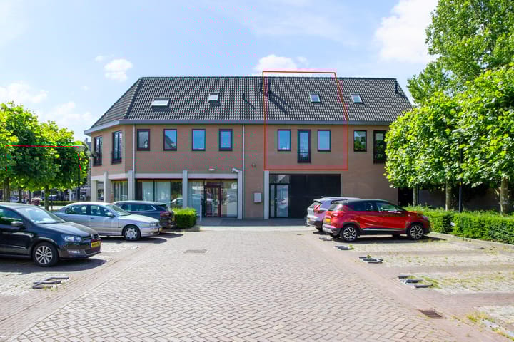 Burg. Van Houdtplein 16 in Bladel