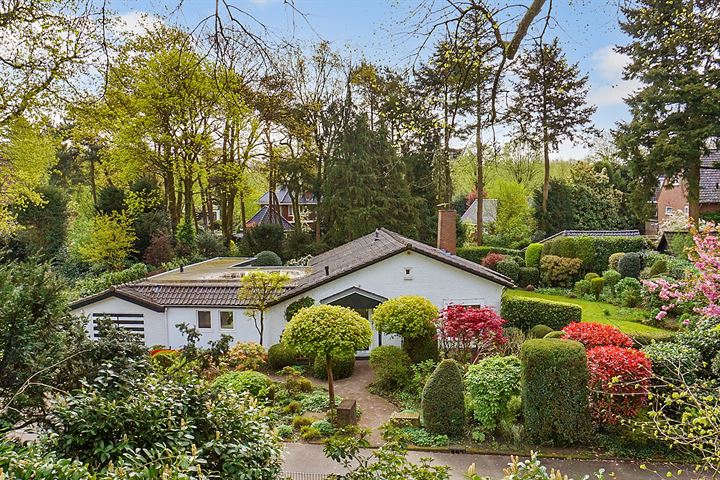 Burg. Van Tuyll-laan 4 in Zeist