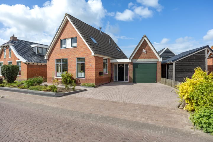Burg. Wiersumstraat 7 in Eenrum