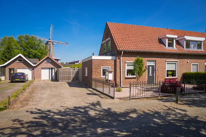 Burg. Woutersstraat 4 in Beneden-Leeuwen