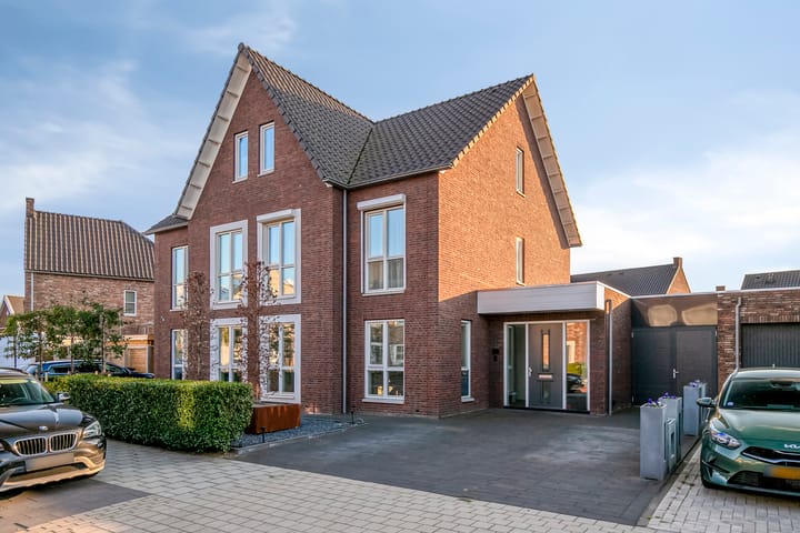 Burgemeester Baerendshof 56, Tholen Photo of property Burgemeester Baerendshof 56, Tholen