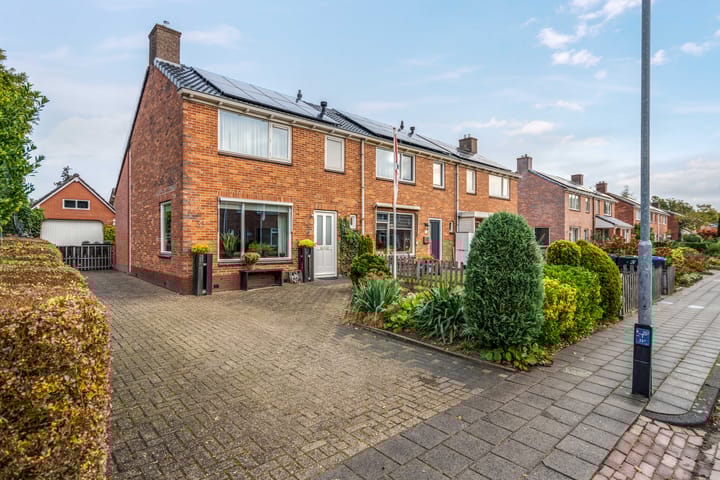 Burgemeester Borgerstraat 33 in Roden