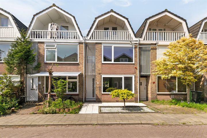 Burgemeester Bratstraat 38 in Oostzaan