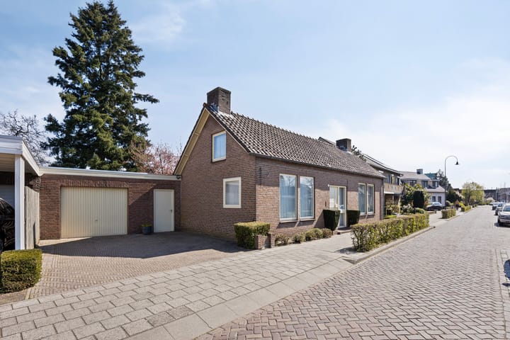 Burgemeester Buskensstraat 30 in Uden