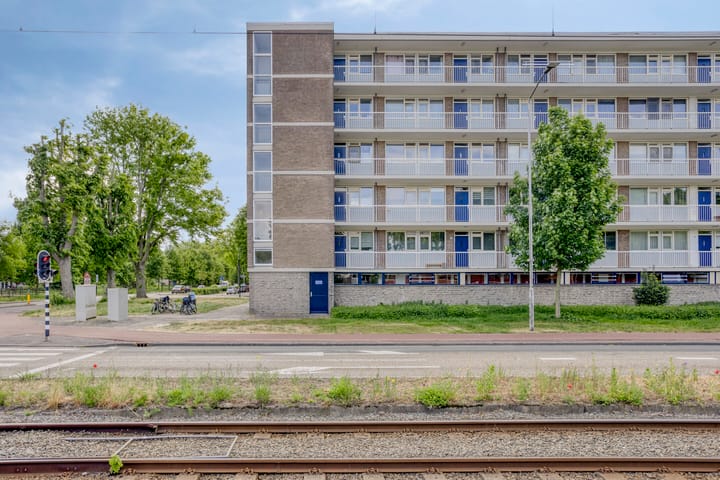 Burgemeester Caan van Necklaan 124 in Leidschendam photo