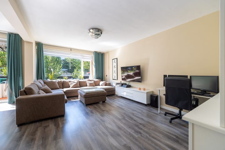 Photo of property Burgemeester Caan van Necklaan 442, Leidschendam