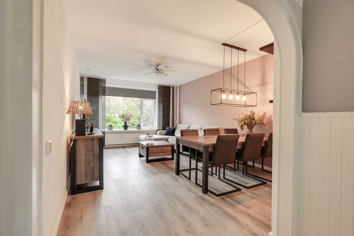 Photo of property Burgemeester Caan van Necklaan 530, Leidschendam