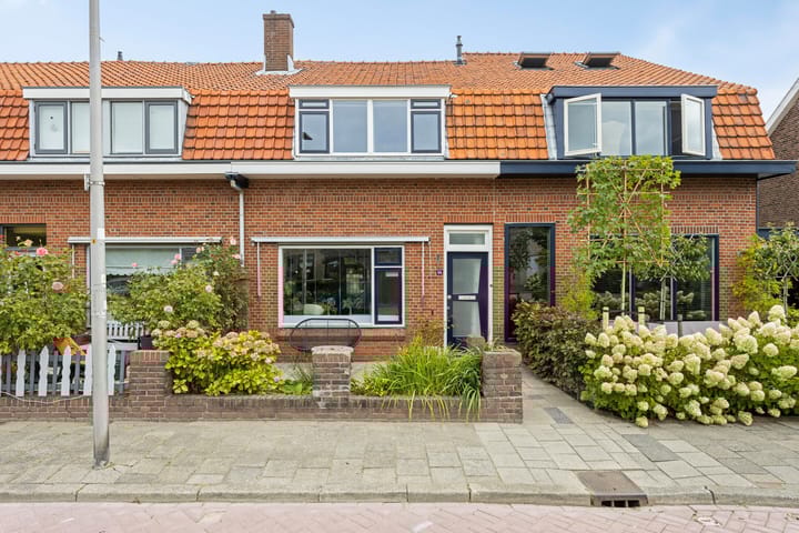 Burgemeester Cramerlaan 44 in De Lier foto
