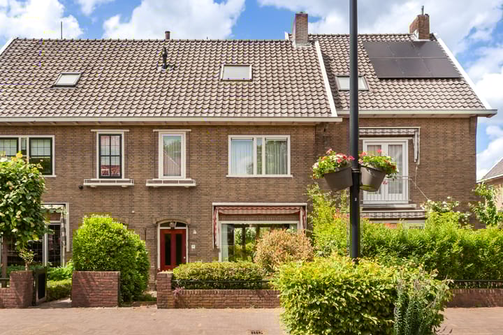 Burgemeester de Bruïnelaan 1A in Zwijndrecht