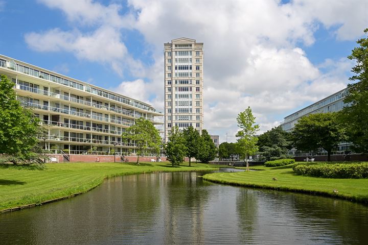 Burgemeester De Monchyplein 302 in 's-Gravenhage