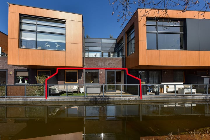 Photo of property Burgemeester de Voogtlaan 82, Wilnis