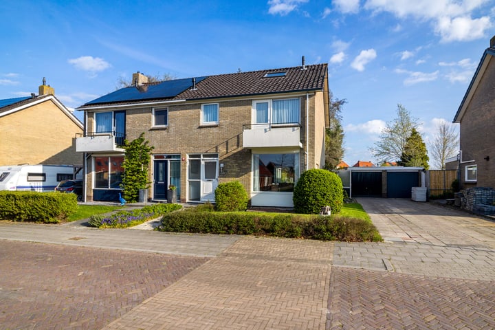 Burgemeester De Vriesstraat 11 in Dokkum