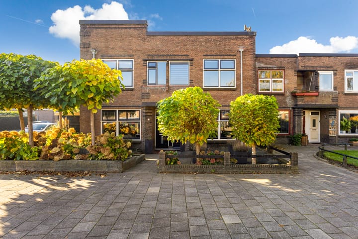 Burgemeester Doornplein 2 in Zwijndrecht
