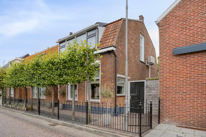 Photo of property Burgemeester Hagelaan 18, Bruinisse