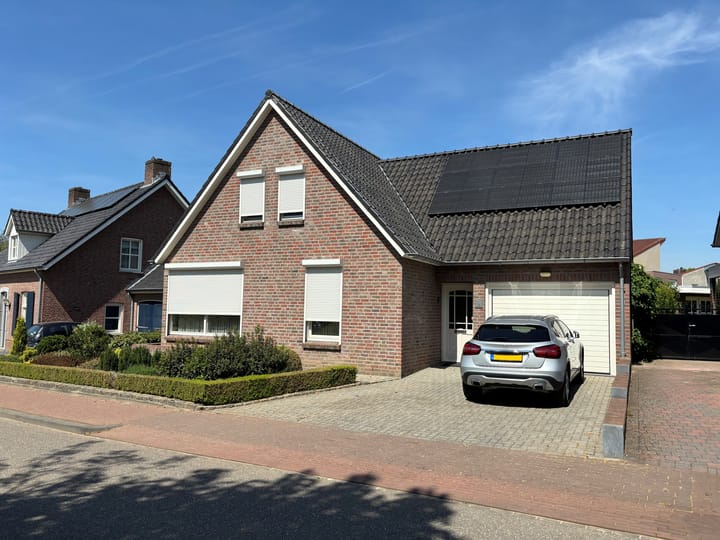 Burgemeester Hoebersstraat 18 in Haelen