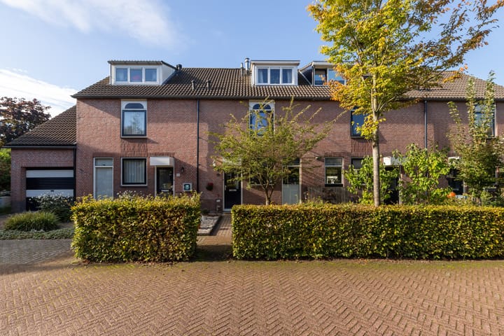 Burgemeester Hoekstrastraat 12 in Nijkerk
