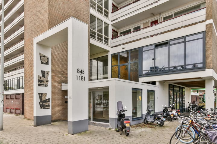 Burgemeester Hogguerstraat 985 in Amsterdam