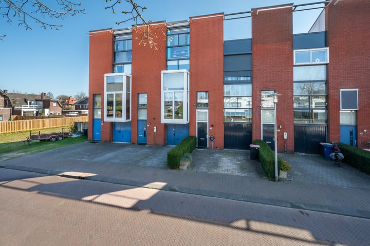 Photo of property Burgemeester Jhr. Quarles van Uffordlaan 23, Apeldoorn