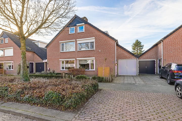 Photo of property Burgemeester Kievitslaan 11, Klein Zundert