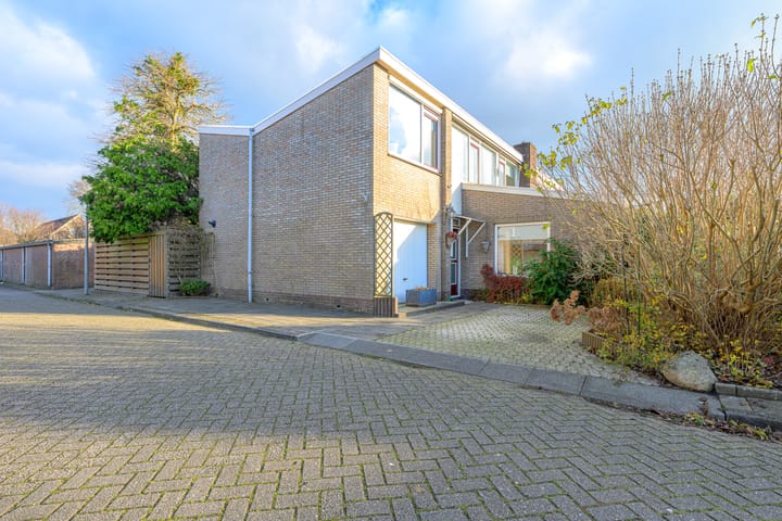 Burgemeester Kosterstraat 5 in Winkel