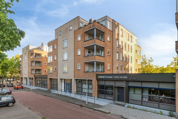 Burgemeester Kuperusplein 165 in Heerenveen