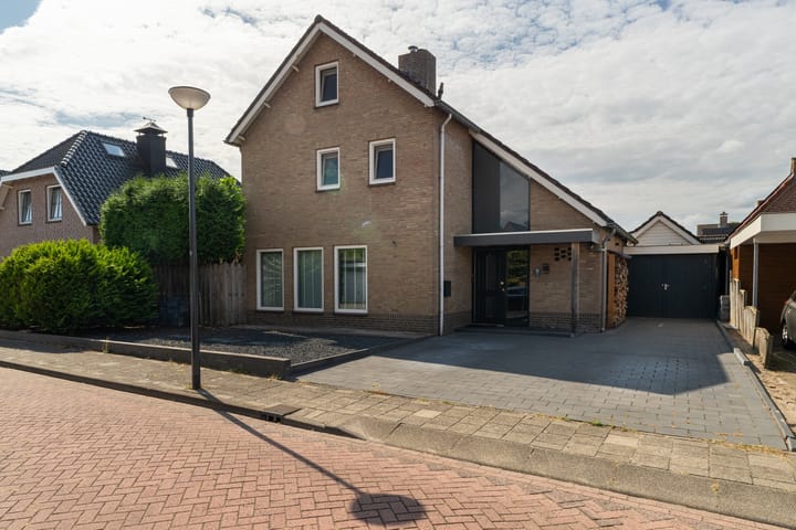 Burgemeester Meijerstraat 15 in Sprang-Capelle
