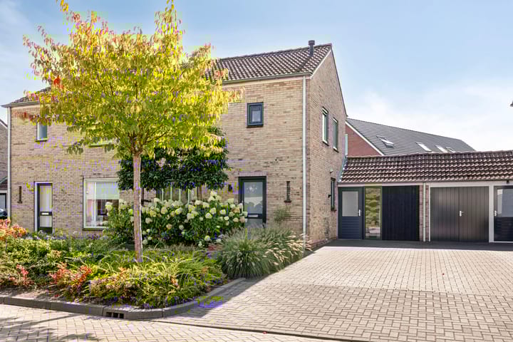 Burgemeester Nijsinghweg 10 in Ruinerwold