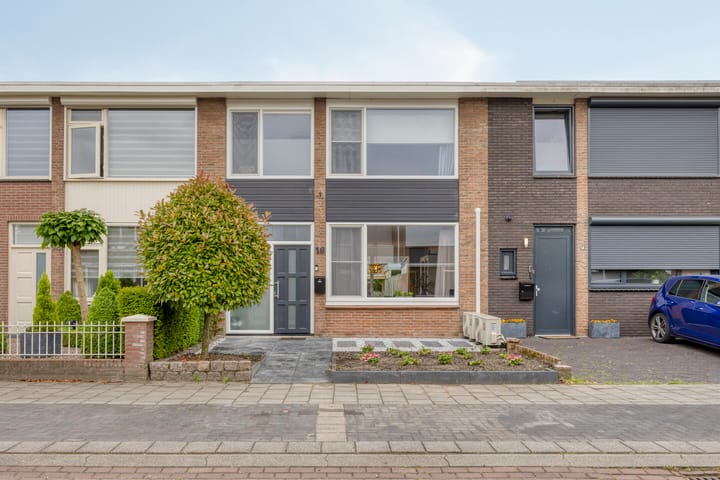 Burgemeester Overmarsstraat 16 in Ewijk