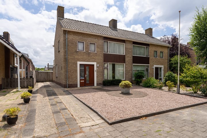 Burgemeester Prinssenlaan 11 in Raamsdonksveer