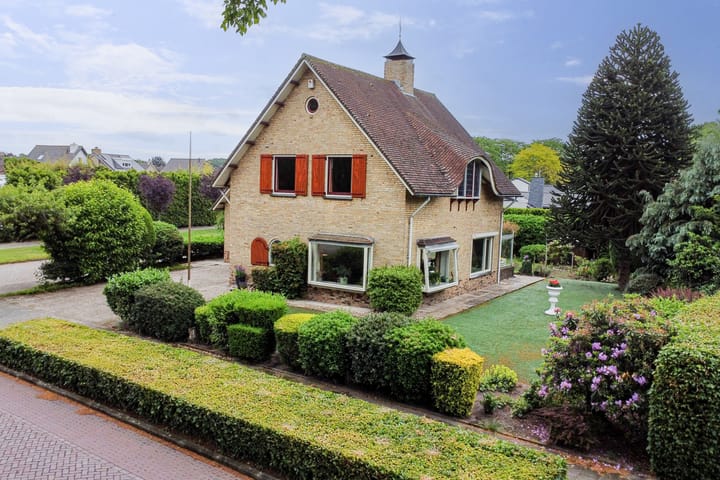 Photo of property Burgemeester Prinssenlaan 47, Raamsdonksveer