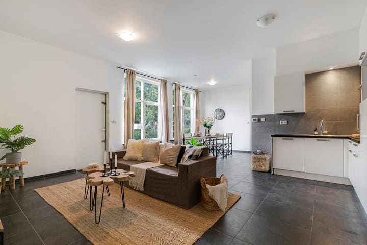 Burgemeester Roosstraat 48B in Rotterdam