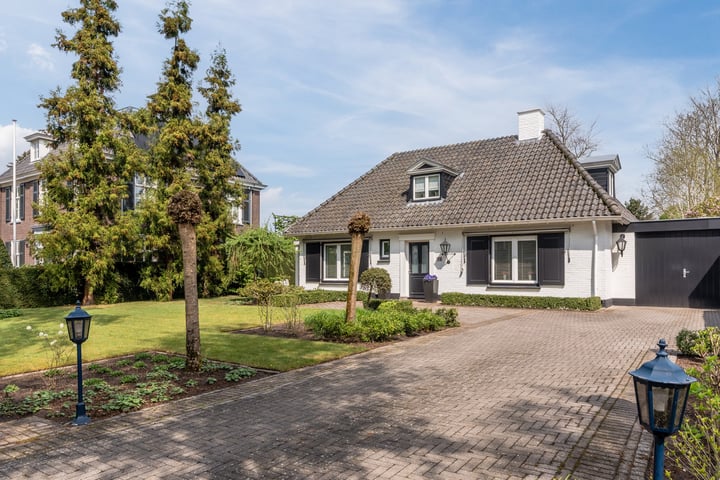 Burgemeester Serrarisstraat 74 in Heeze
