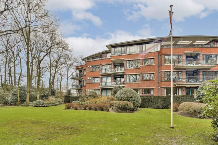 Burgemeester Staablaan 4 in Wassenaar