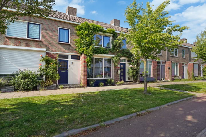 Burgemeester Stemerdinglaan 186 in Oost-Souburg photo