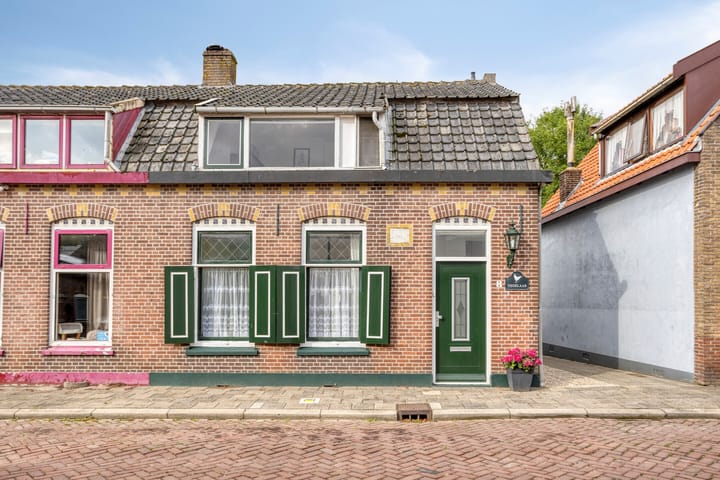 Burgemeester Sterkstraat 8 in Stad aan 't Haringvliet