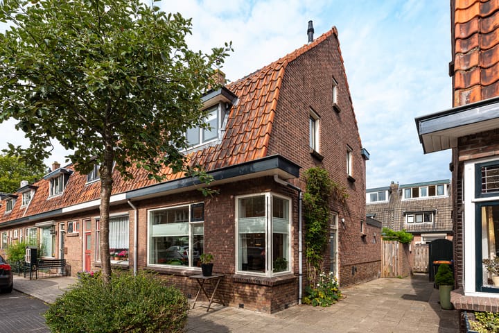 Burgemeester Strick van Linschotenstraat 38 in Maarssen