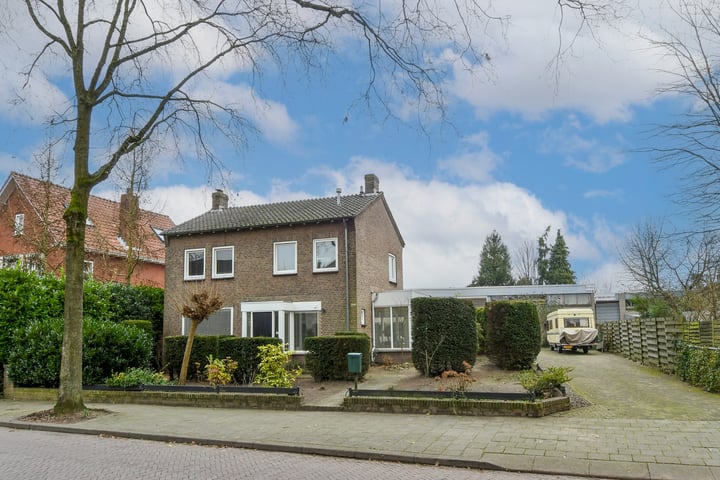 Photo of property Burgemeester Uijenstraat 27, Waalre