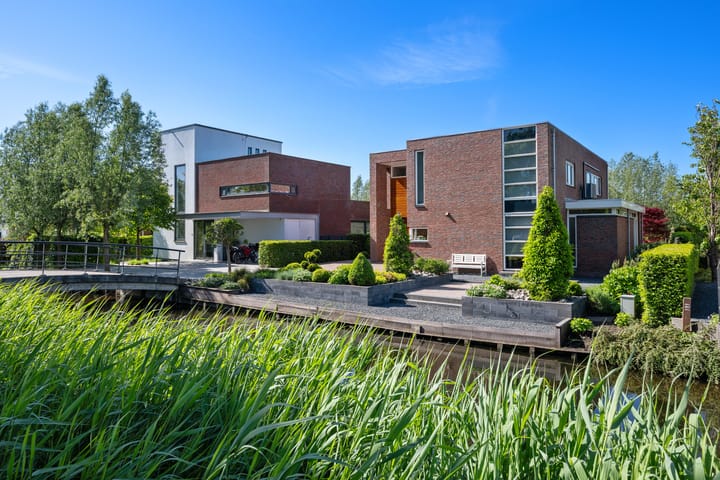 Burgemeester Van de Lindelaan 6 in Nieuwerkerk aan den IJssel
