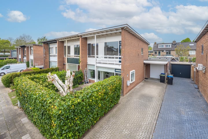 Burgemeester Van den Steenstraat 8 in Tiel