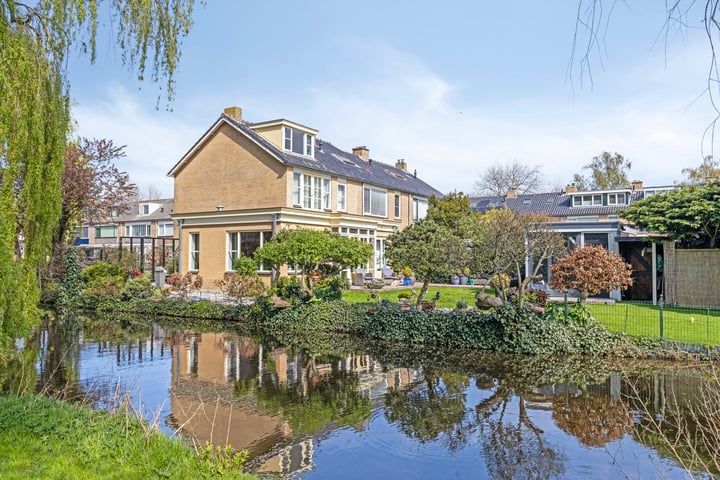 Photo of property Burgemeester van der Wartstraat 5, Krommenie