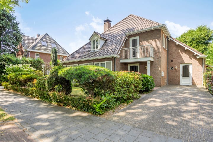 Burgemeester van Dommelenlaan 15, Waalre Photo of property Burgemeester van Dommelenlaan 15, Waalre